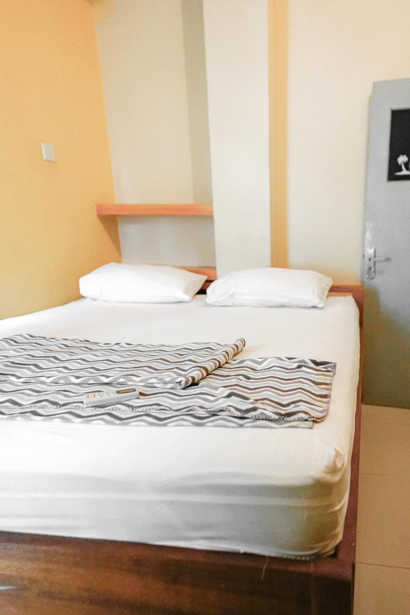 Kokos Hostel Padang City Exterior foto